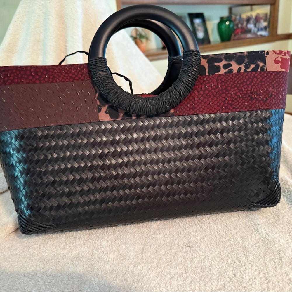 Elegant Black and Red Woven Handbag